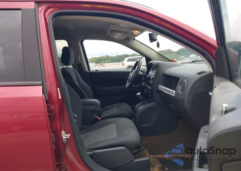 2016 Jeep Compass Sport z USA, uszkodzony, nr VIN 1C4NJDBB3GD671562